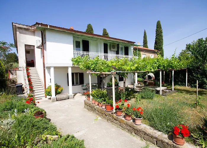 Apartments Juratovec